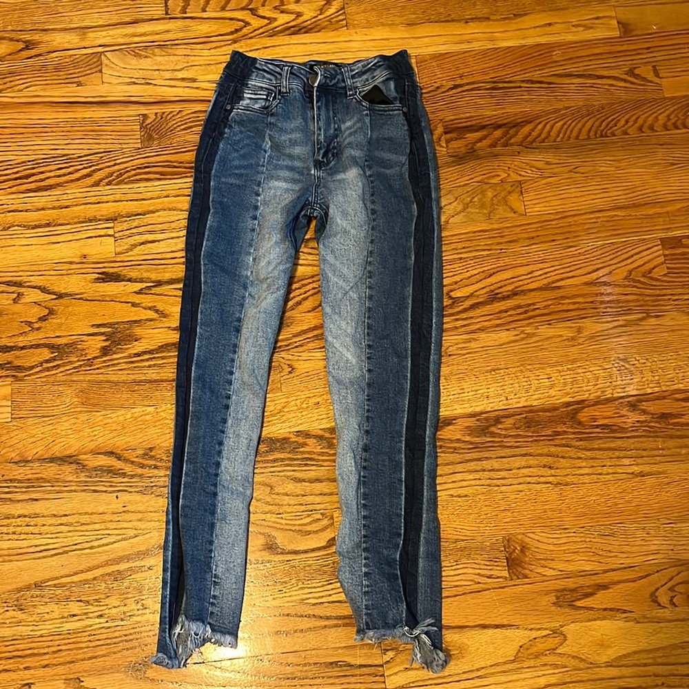 Black label,Size 3, Color is blue
